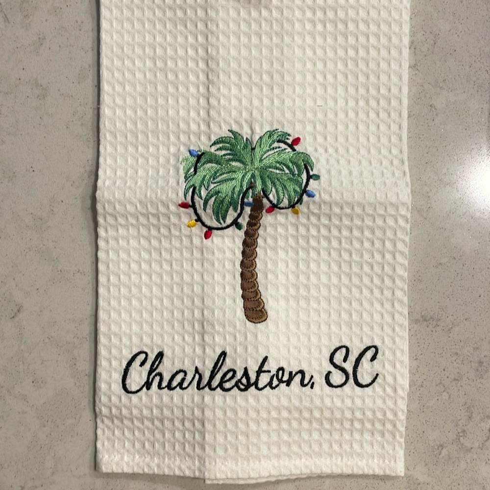 NWT C&F Home Charleston Christmas Hand Towel
